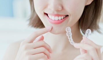 5 วิธีดูแลช่องปากและฟันหลังถอดเครื่องมือจัดฟัน ฟันสวยนาน สุขภาพดี
