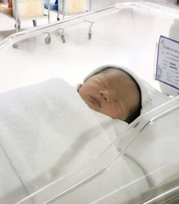 ยินดีกับคุณพ่อป้ายแดง! กิก ดนัย โพสต์ภาพ ลูกชายที่เพิ่งคลอด ตั้งชื่อ ... ยินดีกับคุณพ่อป้ายแดง! กิก ดนัย โพสต์ภาพ ลูกชายที่เพิ่งคลอด ตั้งชื่อ ...